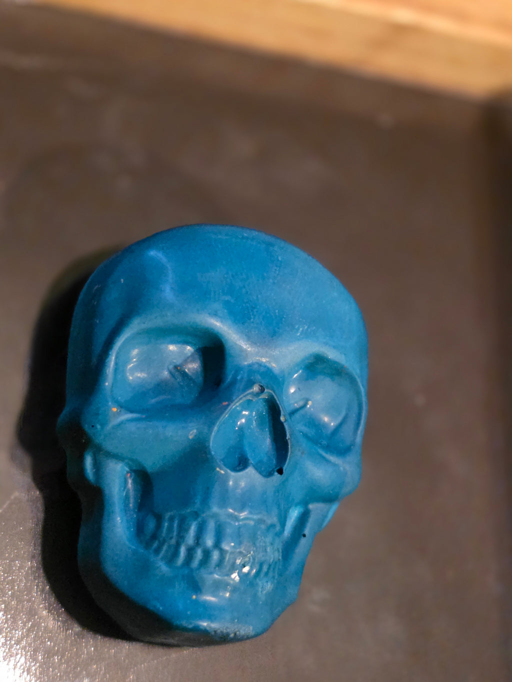 Blue skull magnet