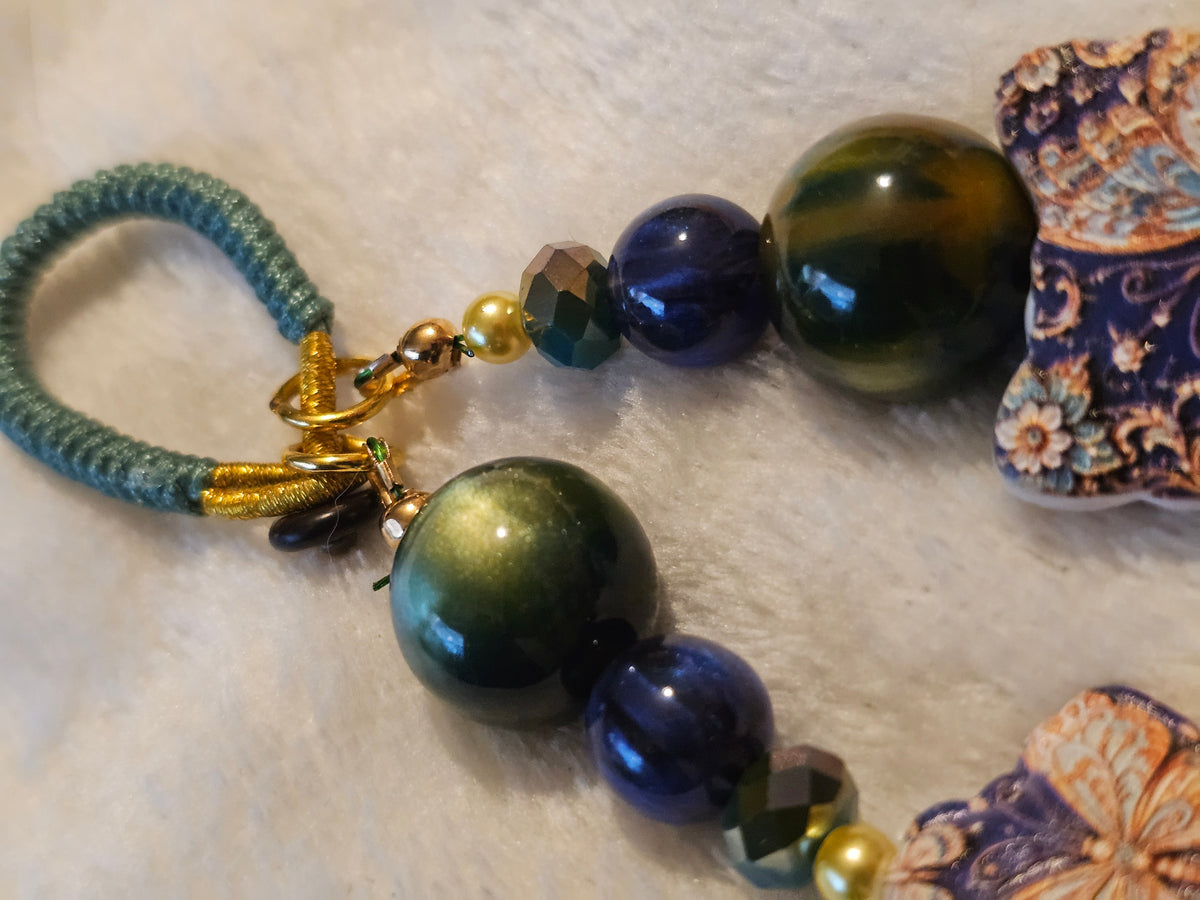 Keychain cats resin beads