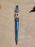 White cat pen
