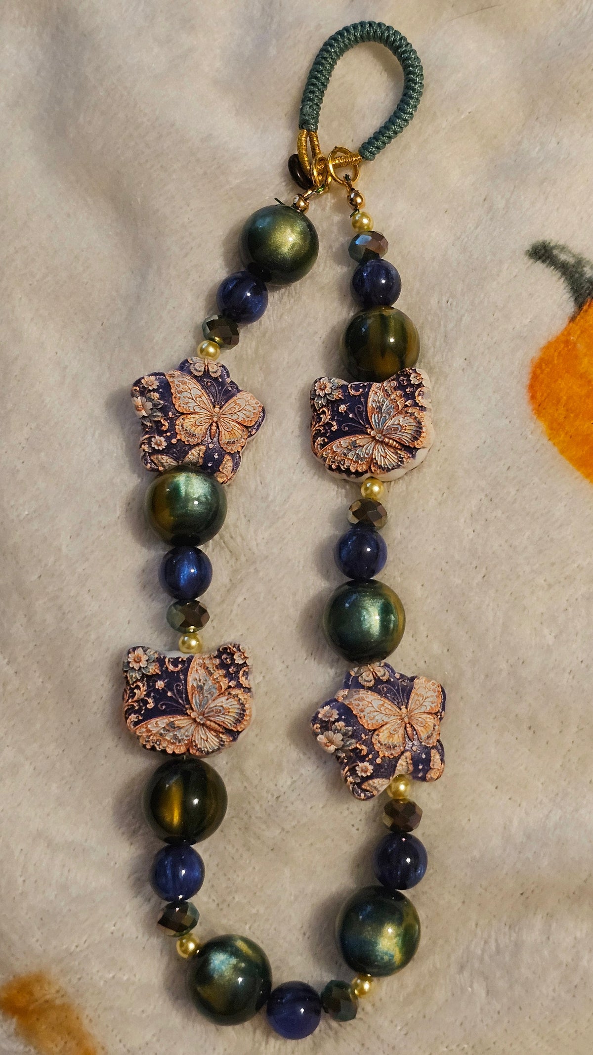 Keychain cats resin beads
